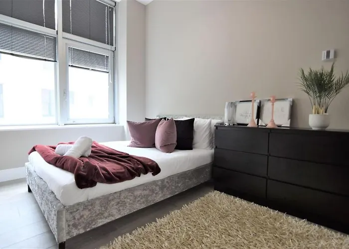 Hazelnut Seafront One Bedroom Bn1Gre09