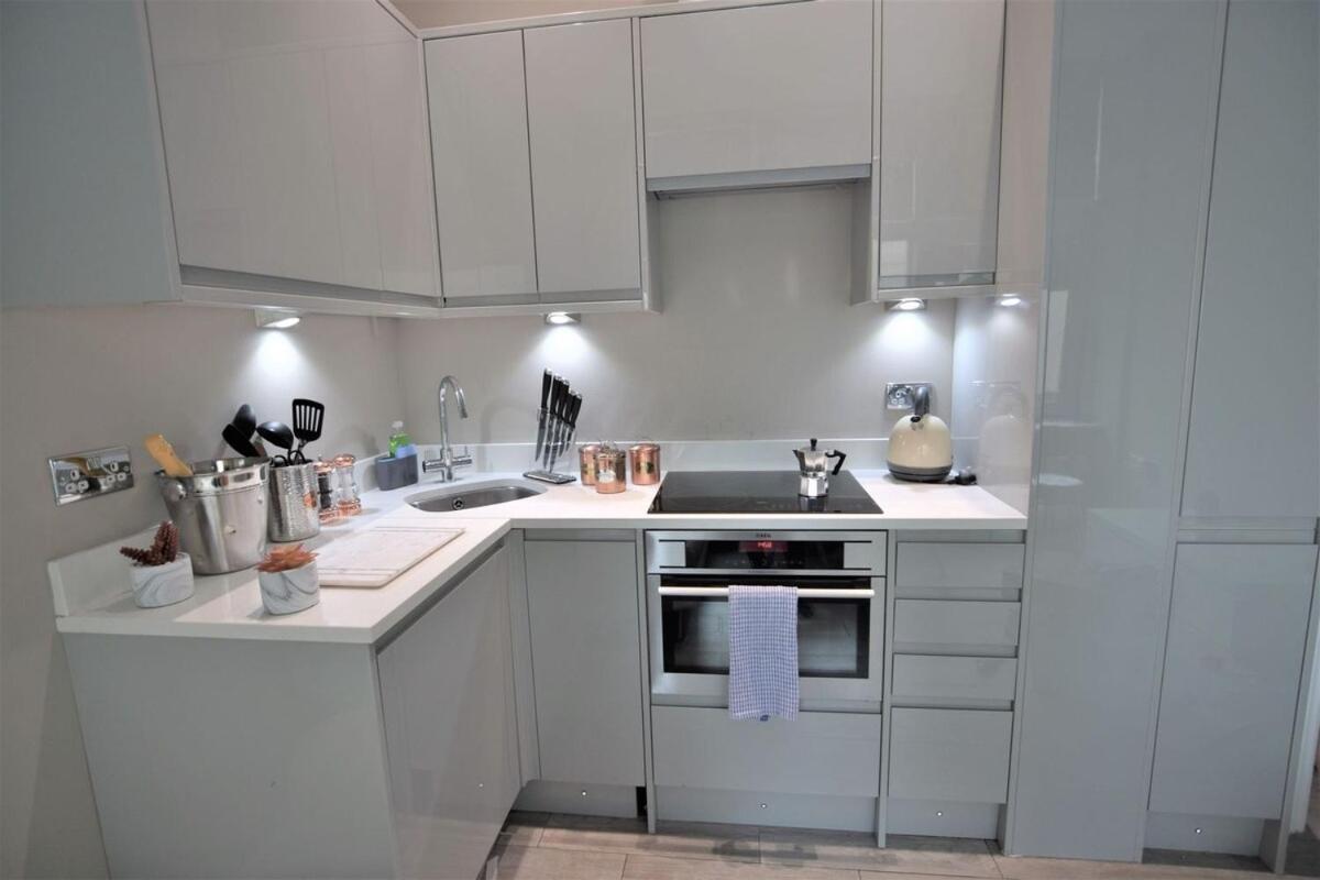 Hazelnut Seafront One Bedroom Bn1gre09